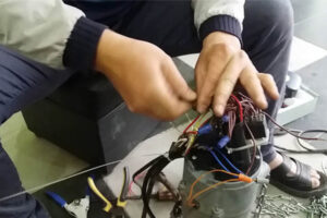 Read more about the article Cách sửa motor cửa cuốn tại nhà chỉ mất 20 phút